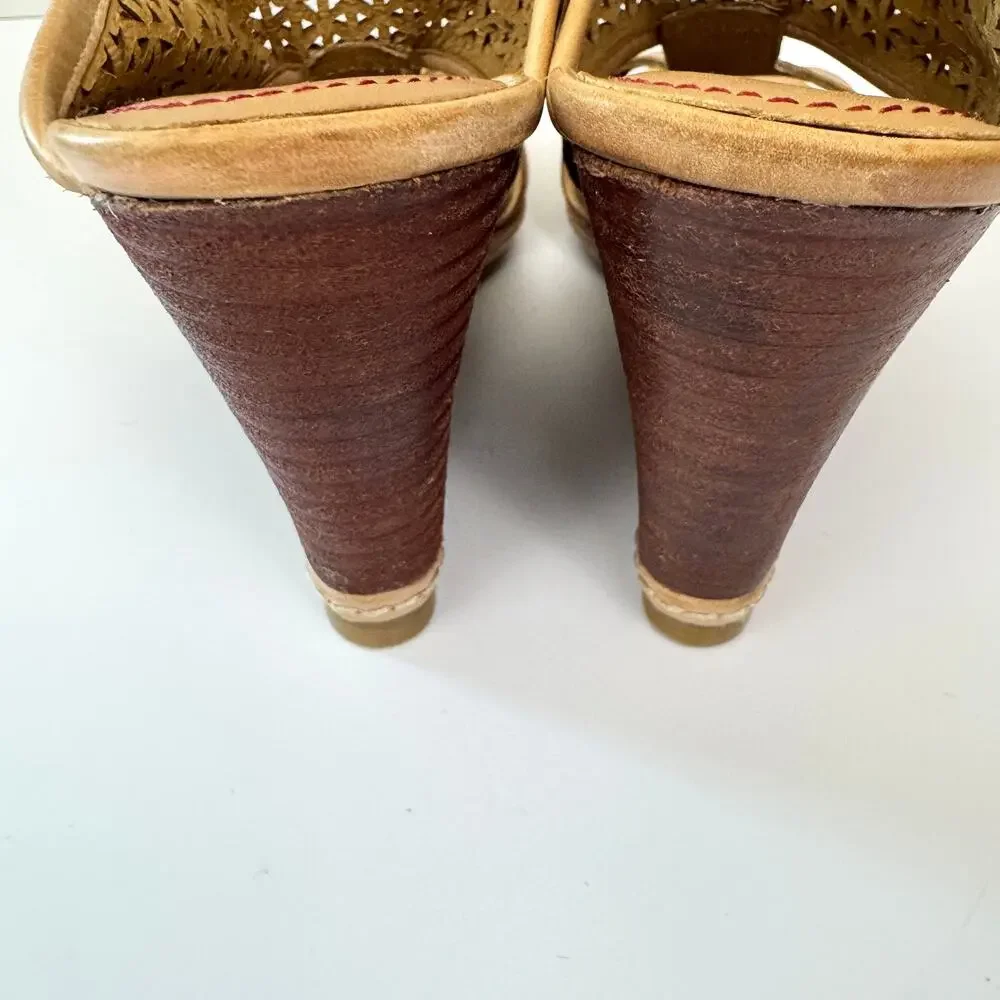 Trask Womens Payton Perforated Wedge Sandals Size 6.5 Leather Boho Minimal Tan